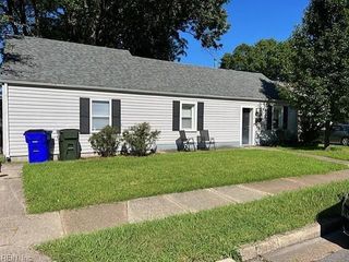 Foreclosed Home - 3628 HUMBOLDT ST, 23513