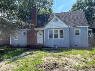 Foreclosed Home - 2303 SPRUCE ST, 23513