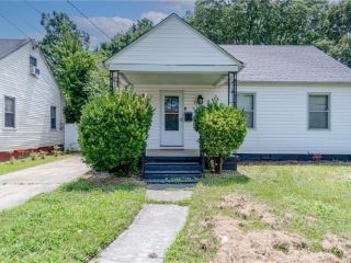 Foreclosed Home - 3913 PETERSON ST, 23513