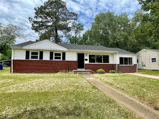 Foreclosed Home - 8017 DANBURY DR, 23518