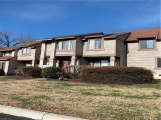 Foreclosed Home - 224 MISTY POINT LN, 23603