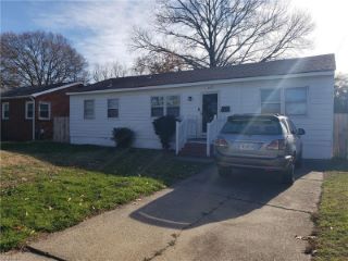 Foreclosed Home - 1112 78TH ST, 23605