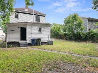 Foreclosed Home - 1225 27TH ST, 23607