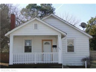 Foreclosed Home - 325 CATALPA AVE, 23661