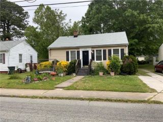 Foreclosed Home - 622 BELL ST, 23661