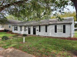 Foreclosed Home - 1307 SHELL RD, 23661