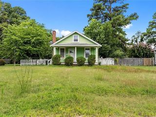 Foreclosed Home - 117 HANOVER AVE, 23661