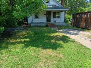 Foreclosed Home - 521 HIGHLAND AVE, 23661