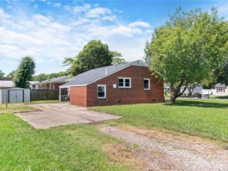 Foreclosed Home - 1206 GLOUCESTER ST, 23661