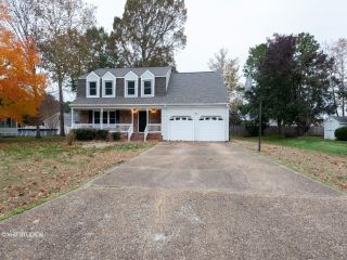 Foreclosed Home - 12 Hunt Wood Drive, 23662