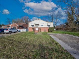 Foreclosed Home - 176 WOODLAND RD, 23663