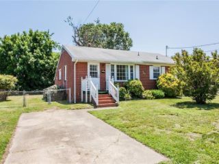 Foreclosed Home - 1206 PANSY ST, 23663