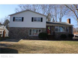 Foreclosed Home - 111 CHARLTON DR, 23666
