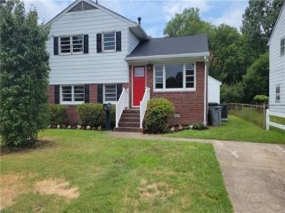 Foreclosed Home - 1 BRIARWOOD DR, 23666