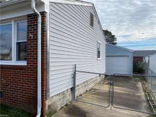 Foreclosed Home - 428 YALE DR, 23666