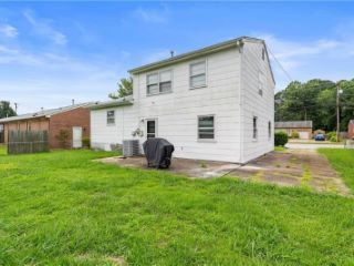 Foreclosed Home - 506 BIG BETHEL RD, 23666