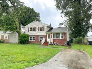 Foreclosed Home - 819 THAMES DR, 23666