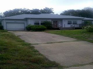 Foreclosed Home - 18 KINGS POINT DR, 23669