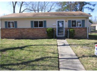 Foreclosed Home - 615 QUEENS VIEW CT, 23669