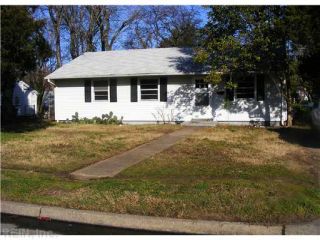 Foreclosed Home - 121 FOX HILL RD, 23669