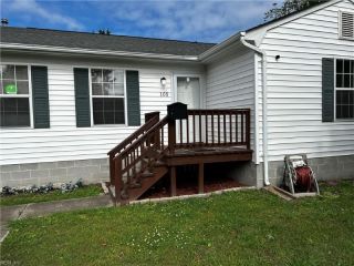 Foreclosed Home - 105 MAPLEWOOD ST, 23669