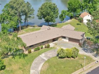 Foreclosed Home - 15 KINGS POINT DR, 23669