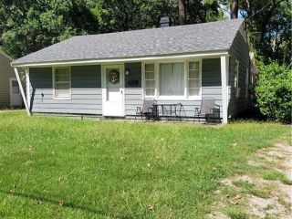 Foreclosed Home - 211 BEVERLY ST, 23669