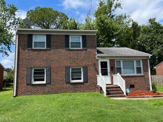 Foreclosed Home - 202 MADRID DR, 23669