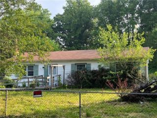 Foreclosed Home - 119 WALNUT DR, 23690