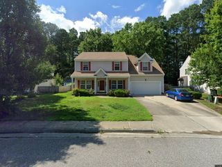 Foreclosed Home - 419 ROBIN HOOD DR, 23693