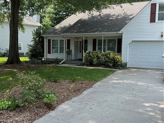 Foreclosed Home - 301 PEACHTREE LN, 23693