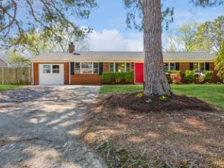 Foreclosed Home - 921 CHEROKEE RD, 23701