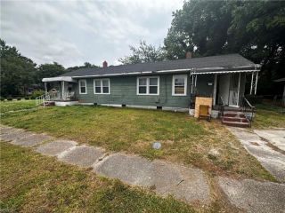 Foreclosed Home - 37 GRAND ST, 23701