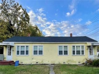 Foreclosed Home - 13 SHELBY ST, 23701
