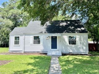Foreclosed Home - 812 MARTIN AVE, 23701
