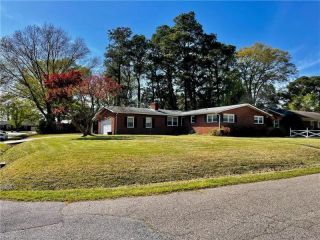Foreclosed Home - 3300 CAMELLIA DR, 23703