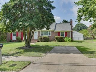 Foreclosed Home - 4609 W NORFOLK RD, 23703