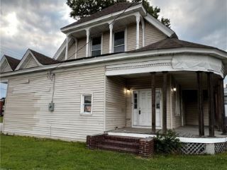 Foreclosed Home - 2022 COUNTY ST, 23704