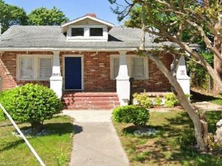 Foreclosed Home - 1220 DES MOINES AVE, 23704