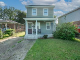 Foreclosed Home - 2312 ELM AVE, 23704