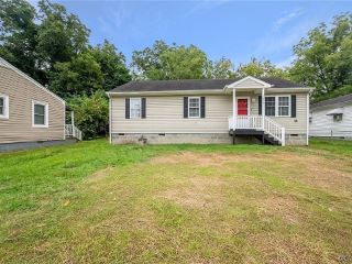 Foreclosed Home - 1032 LEE AVE, 23803
