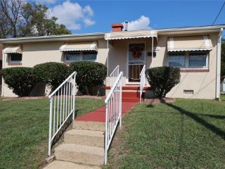 Foreclosed Home - 1211 HAWK ST, 23803
