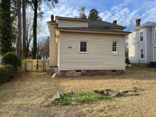 Foreclosed Home - 504 LEE ST, 23847