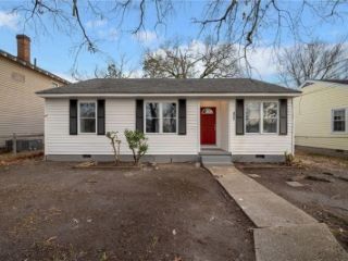 Foreclosed Home - 403 BOGGART ST, 23851