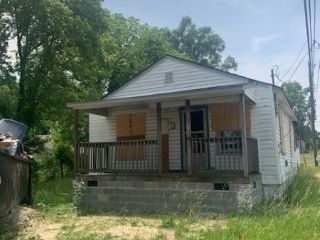 Foreclosed Home - 1300 WALL AVE, 23860