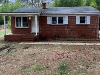 Foreclosed Home - 30327 OAK AVE, 23878