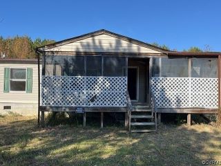 Foreclosed Home - 1981 SWANNS POINT RD, 23881