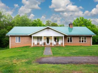 Foreclosed Home - 868 HALPIN LN, 23923