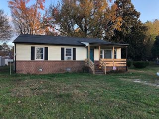 Foreclosed Home - 605 S BROAD ST, 23944