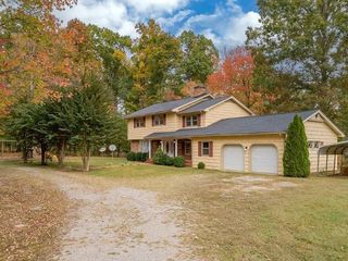 Foreclosed Home - 1472 FOWLKES RD, 23974